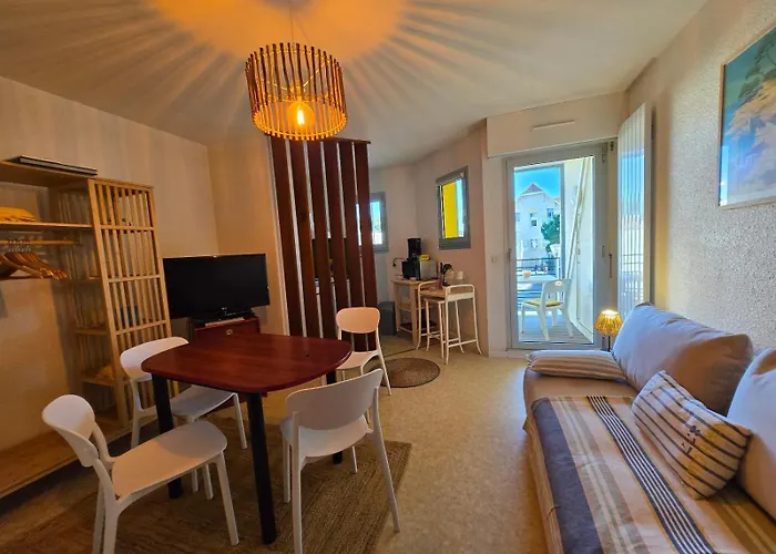 Pour 4 Personnes A 100 M De La